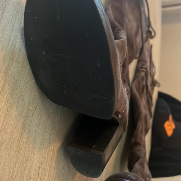 Freebird Sz 9 Suede Knee high boot - Picture 4 of 4